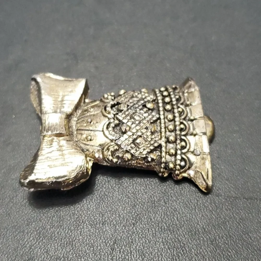 Vintage gold tone bell brooch